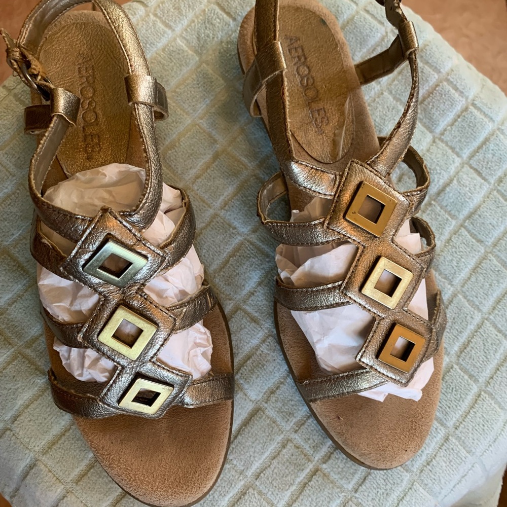 AEROSOLES sandals.